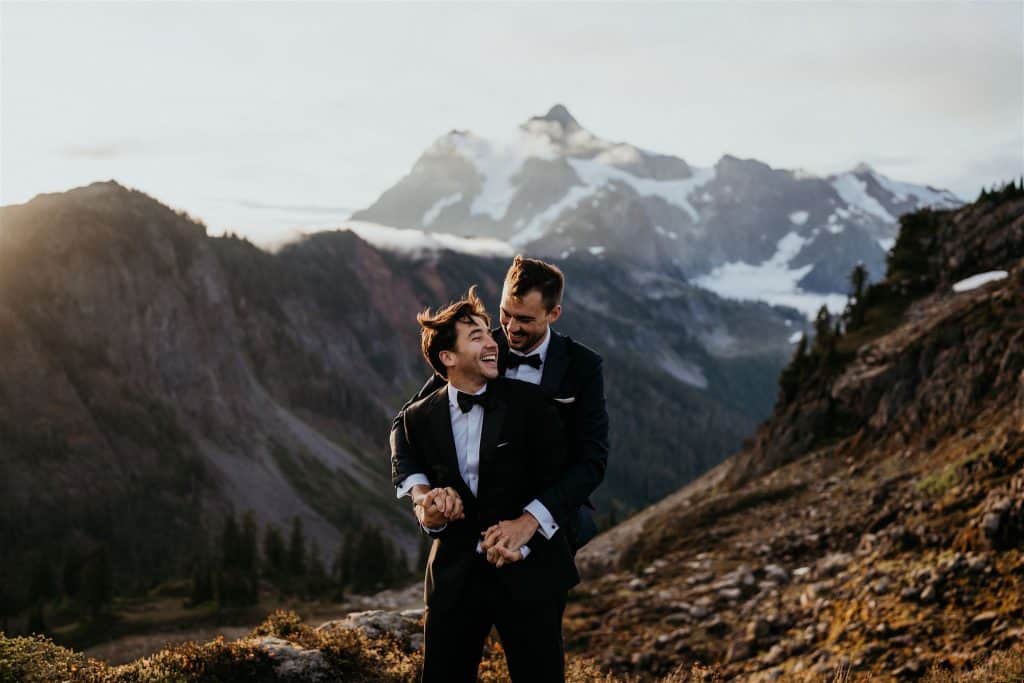 gay couple eloped on mountain in washington